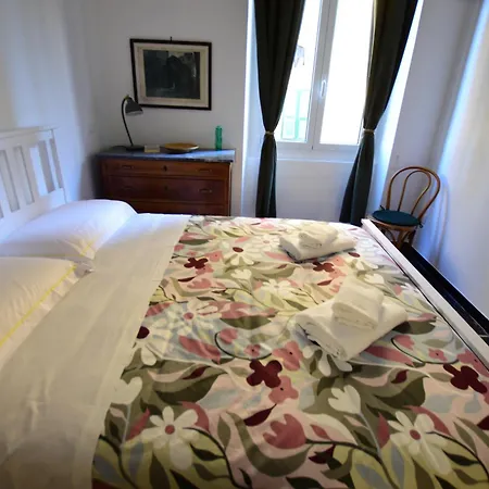 La Casa Sulla Mattonata Cozy On A Traditional Genoese Path, With A View And Close To Principe Station Appartement *
