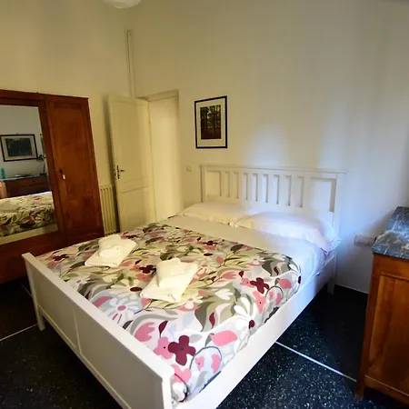La Casa Sulla Mattonata Cozy On A Traditional Genoese Path, With A View And Close To Principe Station Gênes