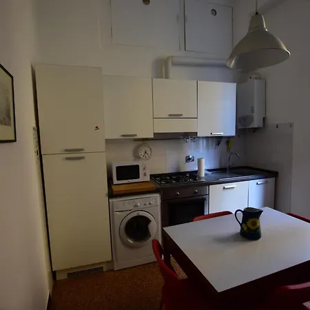 La Casa Sulla Mattonata Cozy On A Traditional Genoese Path, With A View And Close To Principe Station Appartement *