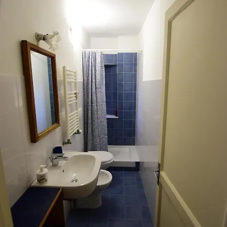 La Casa Sulla Mattonata Cozy On A Traditional Genoese Path, With A View And Close To Principe Station Appartement