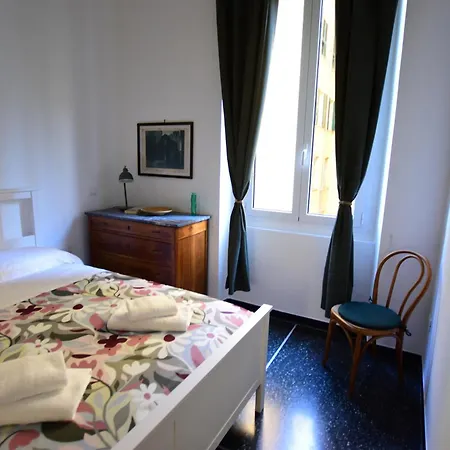 La Casa Sulla Mattonata Cozy On A Traditional Genoese Path, With A View And Close To Principe Station Appartement *