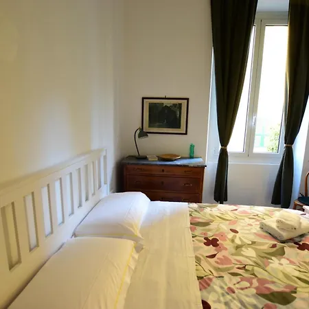 La Casa Sulla Mattonata Cozy On A Traditional Genoese Path, With A View And Close To Principe Station Appartement *