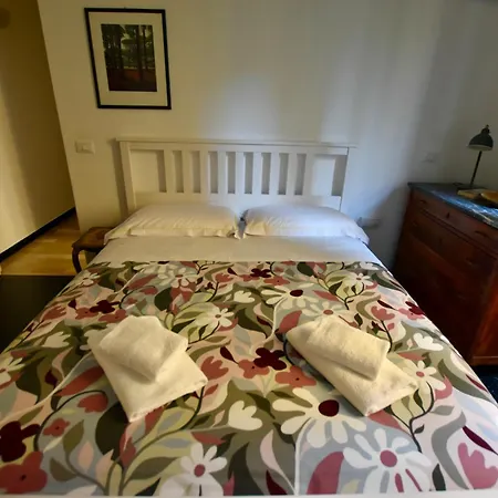 La Casa Sulla Mattonata Cozy On A Traditional Genoese Path, With A View And Close To Principe Station Gênes